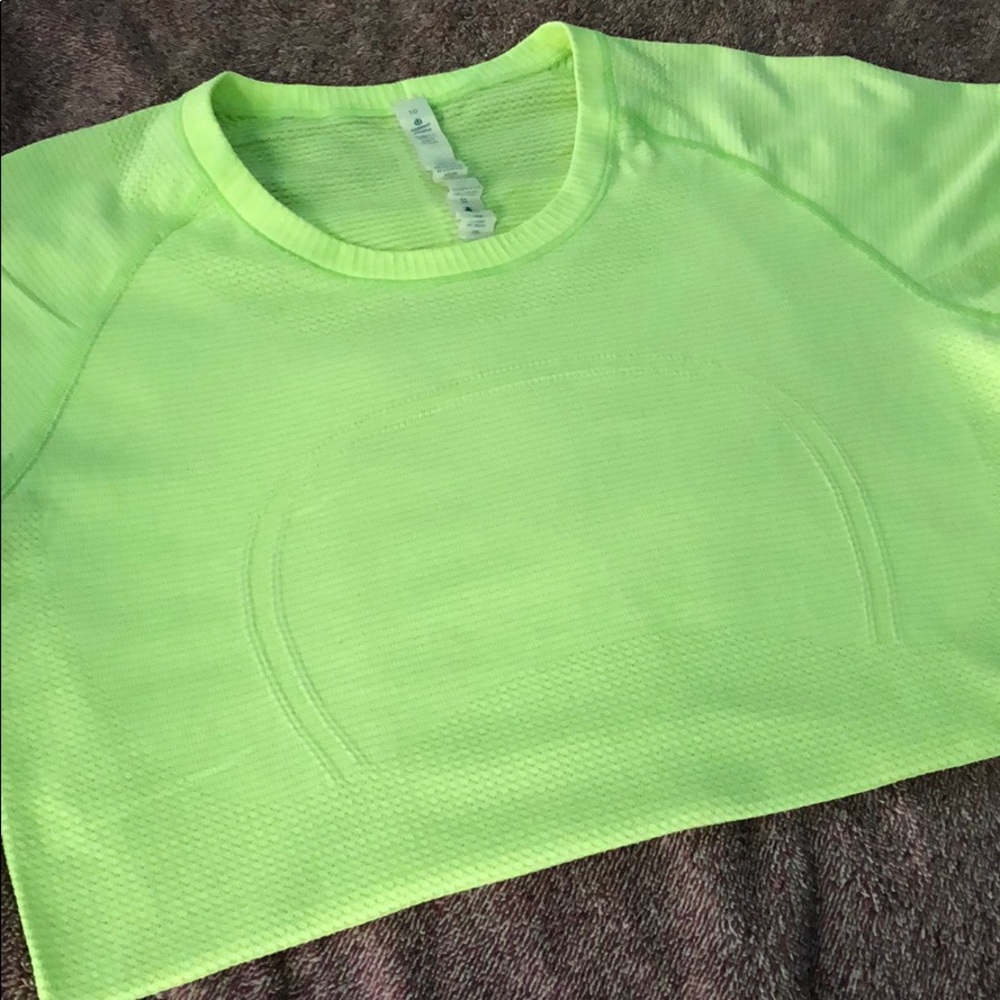 Lululemon T-shirt